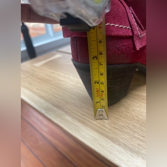 Spring Step Red Suede Button Booties Size 38/8 EUC - Picture 9 of 13